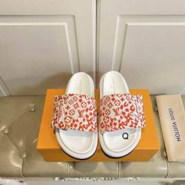 Picture of Louis Vuitton Slippers _SKULVsz35-400Y0306404